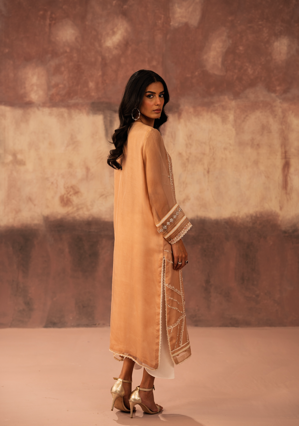 Aru Kurta